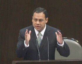 Propone diputado Eduardo de la Torre aplicar penas m&aacute;s severas a pederastas.